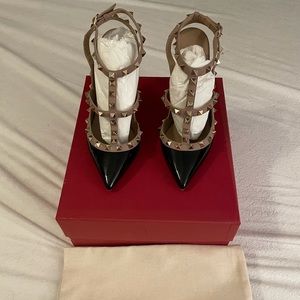 Authentic Valentino Rockstud Strap Pump!